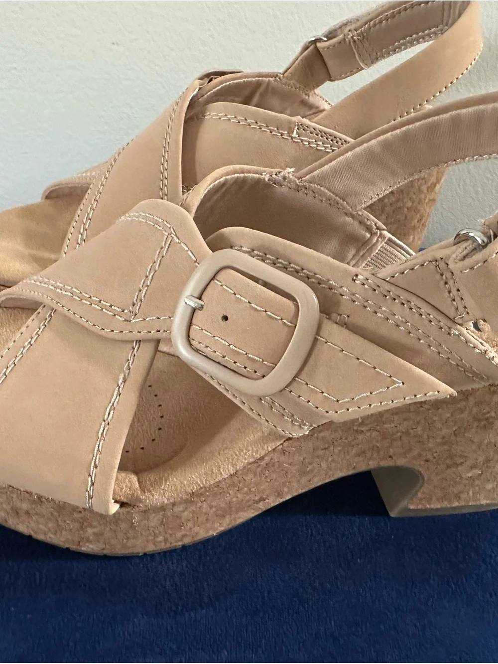 Clarks Collection NWOT Sand Nubuck Nerisa Pace Wedge Sandal, 6M